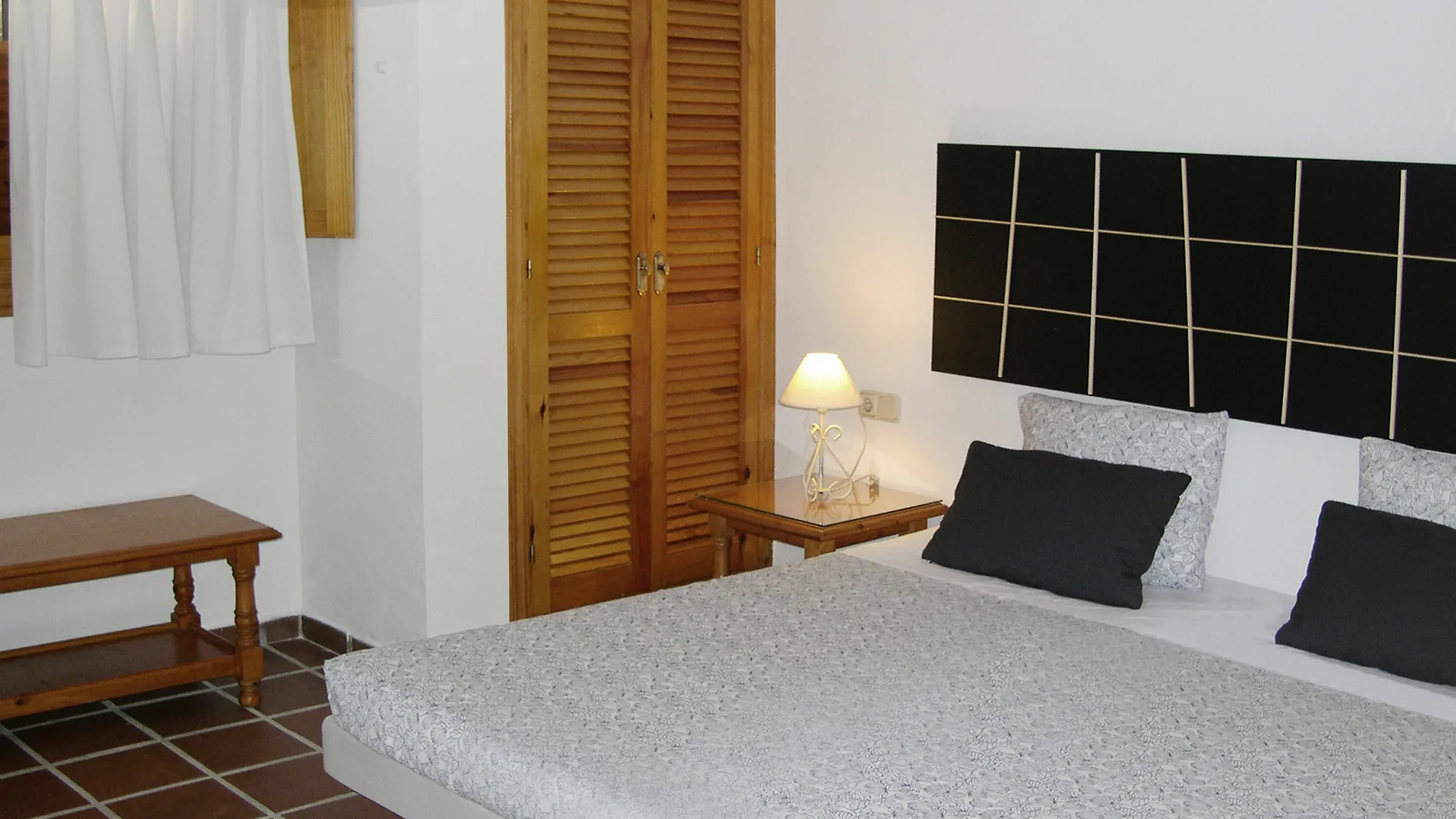 מאלגה Apartamentos Turisticos La Mundial